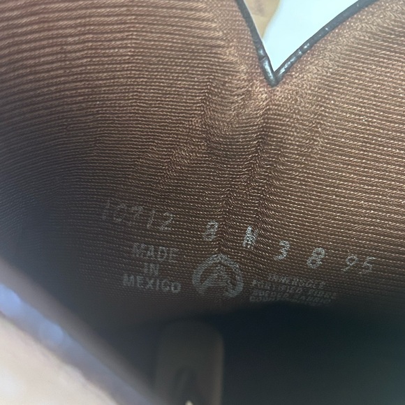 🤠”ACME” Women’s Vintage Beautiful Mid-Calf Caramel/Tan Cowboy Boots
Size 8🐴 - Picture 13 of 17